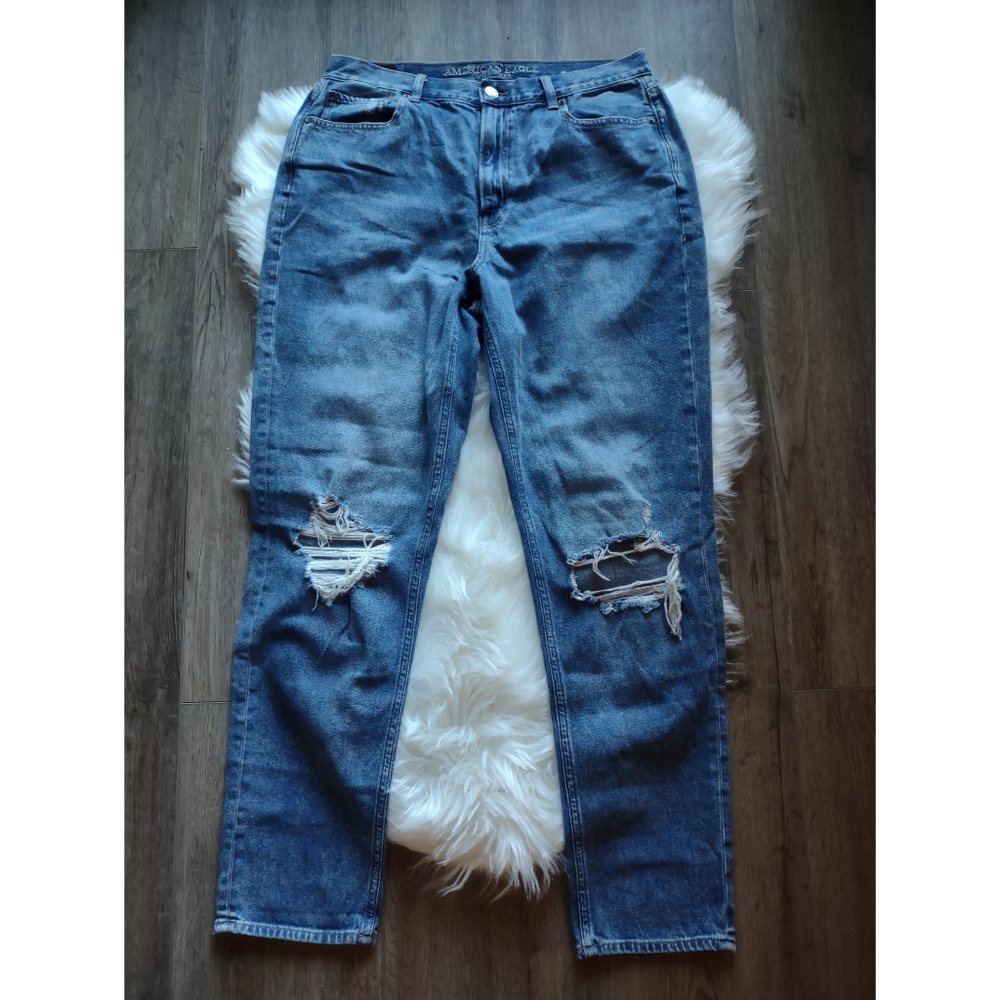 American Eagle Mom Jeans Size 12 long Distressed